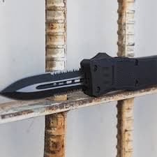 RavenCrest Tactical Spear-Point Tactical OTF Knife - image 4